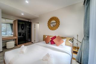 Elegant 1BR Garden-View Condo - The Deck Patong - 5