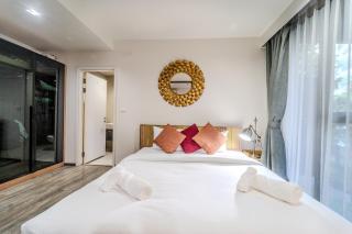 Elegant 1BR Garden-View Condo - The Deck Patong - 4