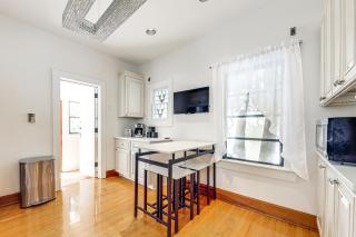 Walk to Las Olas! Old Florida Oasis with Hot Tub - 2