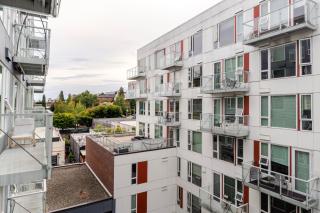 Blueground PikePine balcony nr Volunteer Park SEA-947 - 7