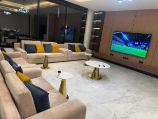 Villa, 6BR with swimming pool next to Stars avenue - 1