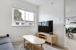 Blueground South Shattuck view nr Berkeley Art Museum SFO-2004 - 8