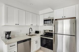 Blueground South Shattuck view nr Berkeley Art Museum SFO-2004 - 3