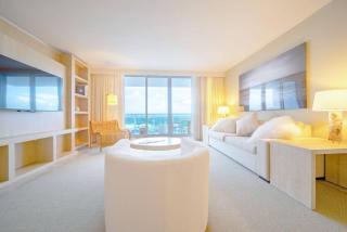 Amazing View 1 Hotel Corner Unit 1BR/1BA w Balcony - 6