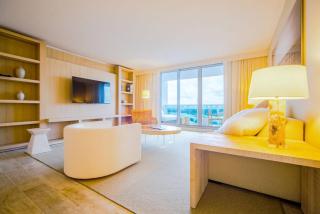 Amazing View 1 Hotel Corner Unit 1BR/1BA w Balcony - 5