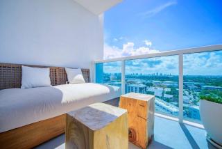 Amazing View 1 Hotel Corner Unit 1BR/1BA w Balcony - 3