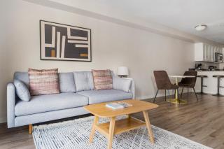 Blueground South Lake Union balcony nr Lake Union SEA-928 - 8