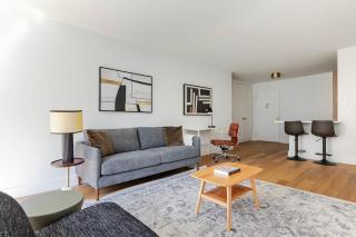 Blueground Yorkville pool nr Carl Schurz Park NYC-2094 - 9