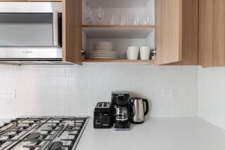 Blueground Yorkville pool nr Carl Schurz Park NYC-2094 - 4