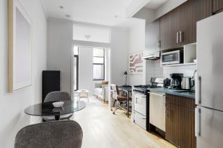 Blueground Hells Kitchen terrace nr Times Square NYC-2062 - 5