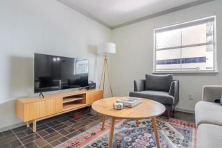 Blueground Downtown Austin pool nr Congress ATX-341 - 7