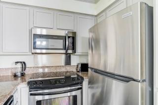 Blueground Downtown Austin pool nr Congress ATX-341 - 2