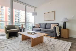 Blueground Sunny Isles Beach jacuzzi nr beach MIA-168 - 0