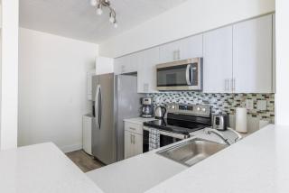 Blueground Sunny Isles Beach jacuzzi nr beach MIA-168 - 2