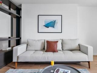 MVR - Stay Above It All in Stylish Studio - 3