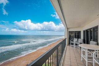 Luxury direct oceanfront corner penthouse with heated pool and garage parking - 9