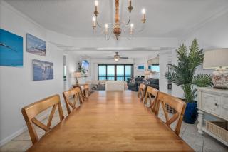 Luxury direct oceanfront corner penthouse with heated pool and garage parking - 2