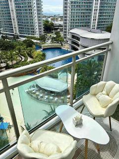 320 Santorini Staycation - 0