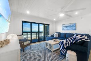 Luxury direct oceanfront corner with large private balcony, heated pool and garage - 8