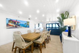 Luxury direct oceanfront corner with large private balcony, heated pool and garage - 7