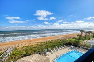Luxury direct oceanfront corner with large private balcony, heated pool and garage - 5