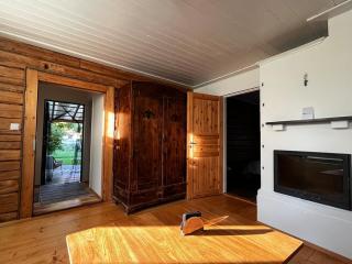 Cozy Autumn Getaway With Private Garden & Terrace - 7