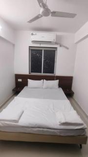 Unix Hotel And Guest House - 7