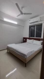 Unix Hotel And Guest House - 2