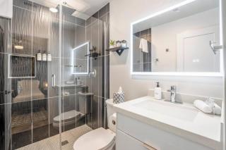 The Barbee 143 - Upper Level Ensuite @ The Barbee - 8