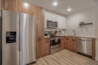 The Barbee 143 - Upper Level Ensuite @ The Barbee - 7