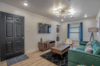 The Barbee 143 - Upper Level Ensuite @ The Barbee - 4