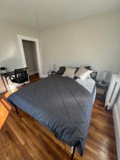 Full Apartment in Lynn - Fits 5 people - 7