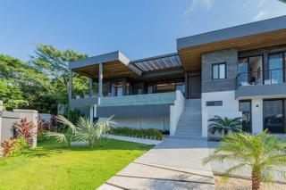 Beach Mode Luxury 3-Story House in Tamarindo - 7