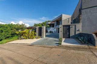 Beach Mode Luxury 3-Story House in Tamarindo - 2