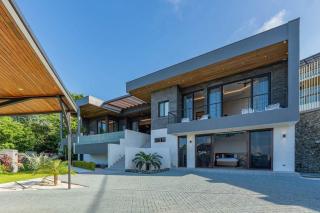 Beach Mode Luxury 3-Story House in Tamarindo - 1