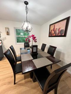 Gorgeous Timberwood 3bedr 3bath with basement 4 beds - 8