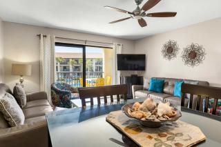 3BRPoolside Condo Near Beach - 9