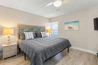 3BRPoolside Condo Near Beach - 4