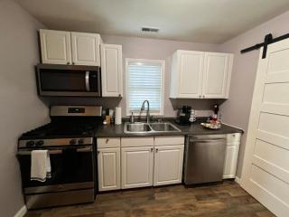 Glendale Cozy Gem 2b 1b queen,twin, trundle,sofa - 6