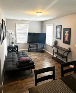 Glendale Cozy Gem 2b 1b queen,twin, trundle,sofa - 9