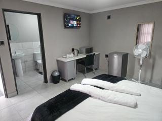 Vation Nation Guest House - 0
