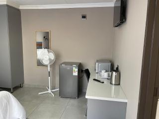 Vation Nation Guest House - 2