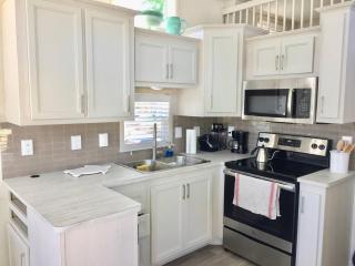 Waterfront Tiny Home w/ Pool, Beach, Dock, Kayaks - Key Largo - 1