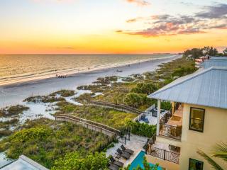 Beach Side Paradise - Luxury Home on the Beach - 3