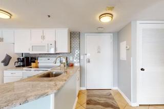 Pristine Oceanview 1 Br at the Palace! Unit 811 - 5