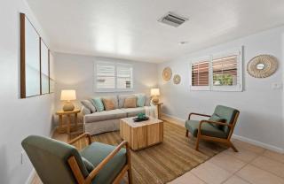 Summer Lovin' - Cozy Lido Key Beach House - 1