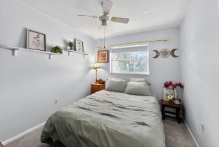 Cozy Haven near Manatee Memorial and Great Beaches - 6