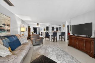 Cozy Haven near Manatee Memorial and Great Beaches - 5