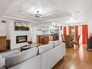 Luxurious gated Condo in Sabino cyn, resort style living - 0