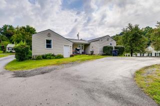 Cozy Home with Spacious Yard 2 Mi to Dtwn Bristol - 6